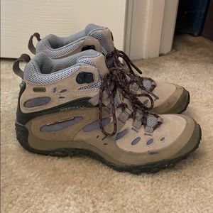 Merrell hiking boots size 7
